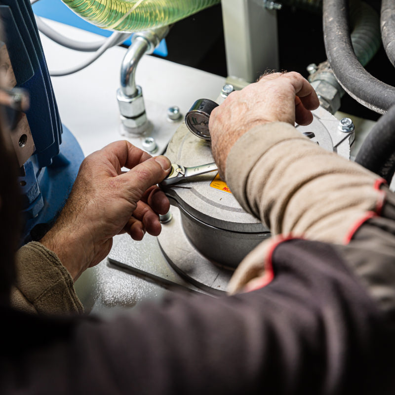 Se realizan más de 130 controles específicos en cada máquina para garantizar una calidad excelente. - CO.MA.FER. Macchine srl